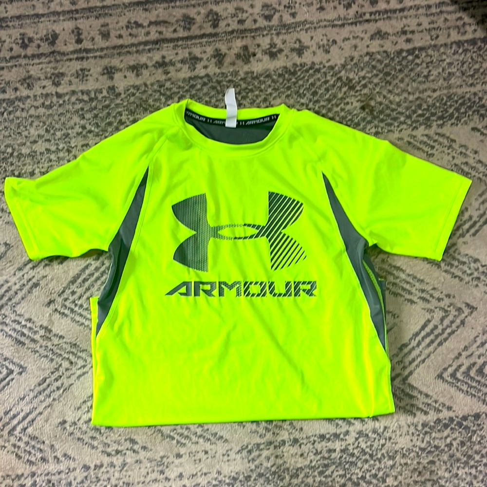 Boys Under a Armour Heat Gear- YXL